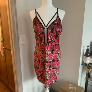 Pink strappy velvet bodycon dress